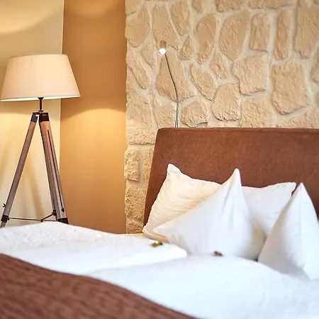 Burkard Otel 3*